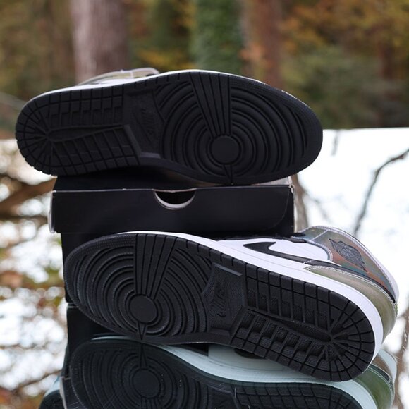 Air Jordan 1 Mid Heat Reactive - Picture 15 of 15